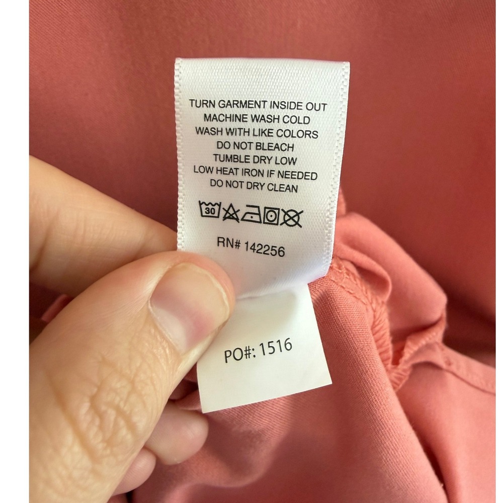 FIGS Women's Casma Three-Pocket Scrub Top In Coral Size XS/P - Picture 7 of 7